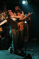 11.11.2009 - The Ignu šílejí po vydařeném koncertě v Kainu