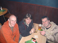 25.1.2011 - Stará sestava The Ignu se po dlouhé době sešla alespoň na pivu - Popel, Šolmes, Pavel