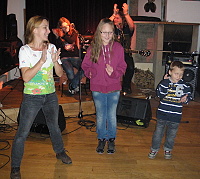 7.10.2011 - Carpe Diem - Šolmes s Verčou zazpívali dětské písně