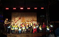13.12.2012 - Šolmesův HV kruh z MŠ Přetlucká na Vánočním vystoupení na Kubáni - děti tančí rock and roll